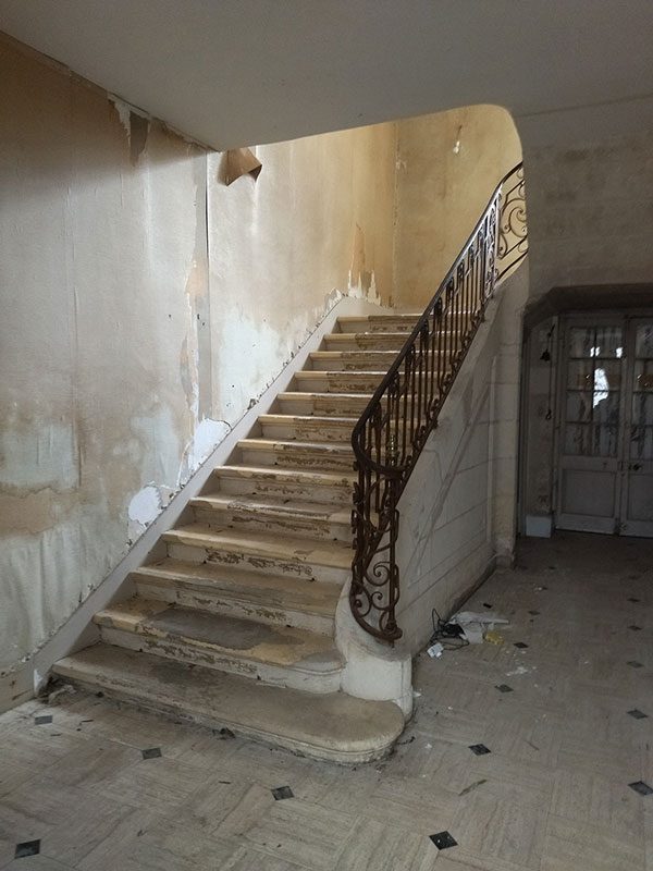 escalier-epoque-conserve-conserve-avant-renovation